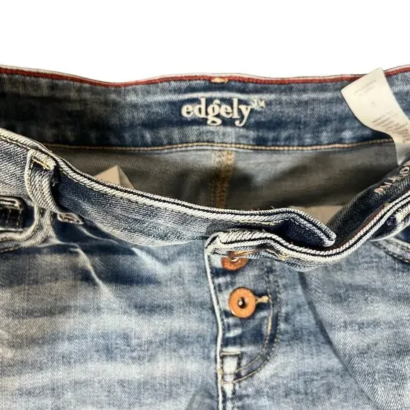 Maurices Edgely Hi-Rise Button Fly Distressed Jean Shorts Sz 2 - Picture 3 of 7